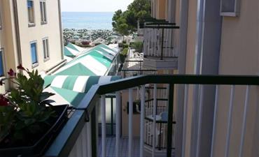 Hotel FLORIDA_dvoulůžkový pokoj s 1 přistýlkou, postranní výhled moře, balkon