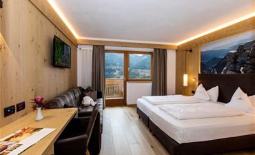 Hotel LAGORAI_dvoulůžkový pokoj s možností 1 přistýlky ROSA DI BOSCO