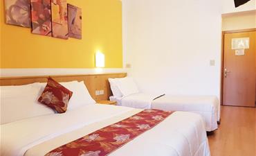 Hotel SAN GIUSTO_dvoulůžkový pokoj s možností 1 přistýlky
