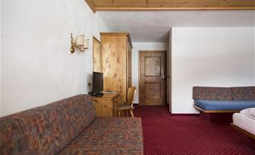 Hotel SPORTHOTEL KURZRAS_dvoulůžkový pokoj s možností 2 přistýlek