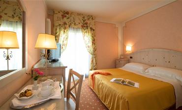 Hotel Du Lac_dvoulůžkový pokoj FRAGOLINA DI BOSCO