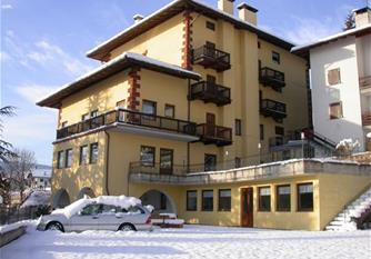 Hotel CORONA