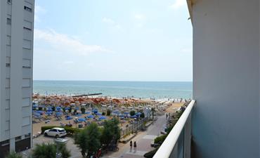 Hotel HERON_dvoulůžkový pokoj s 1 přistýlkou, postranní výhled moře, balkon