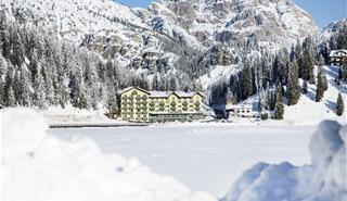 grand_hotel_misurina_esterno_neve.jpg